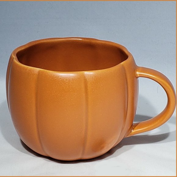 NEW RARE Pottery Barn Pumpkin Shaped Stoneware Mug 18 OZ - Picture 1 of 5